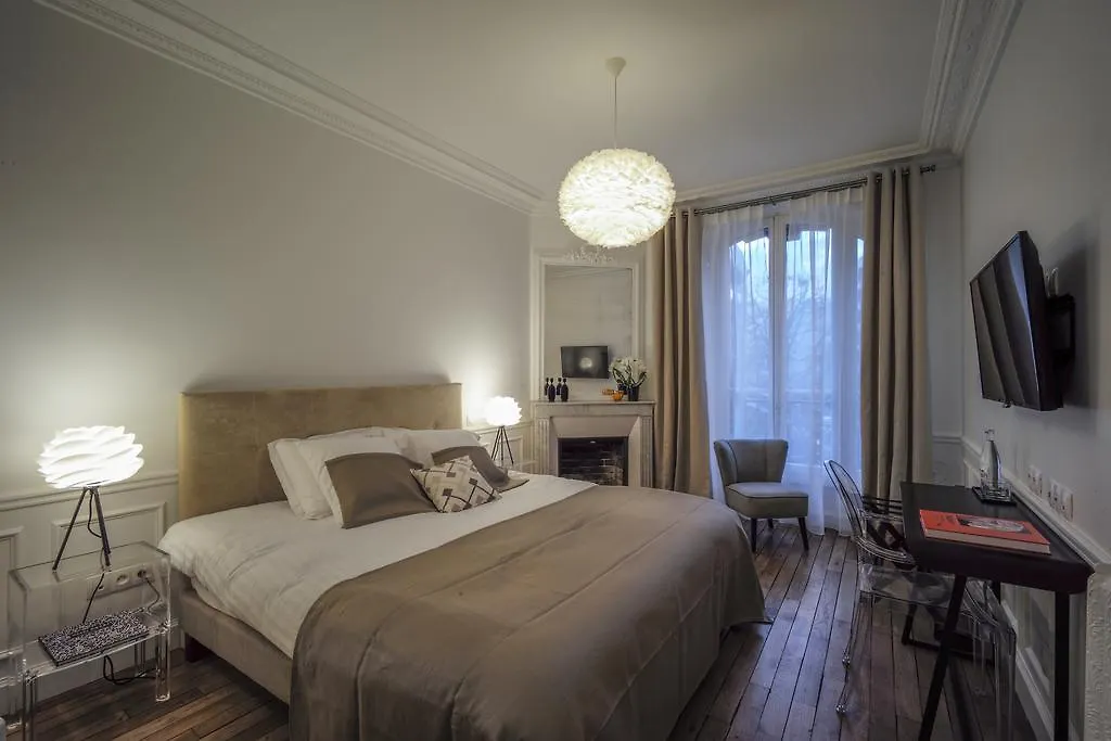 Relais12Bis Bed & Breakfast By Eiffel Tower Paris France