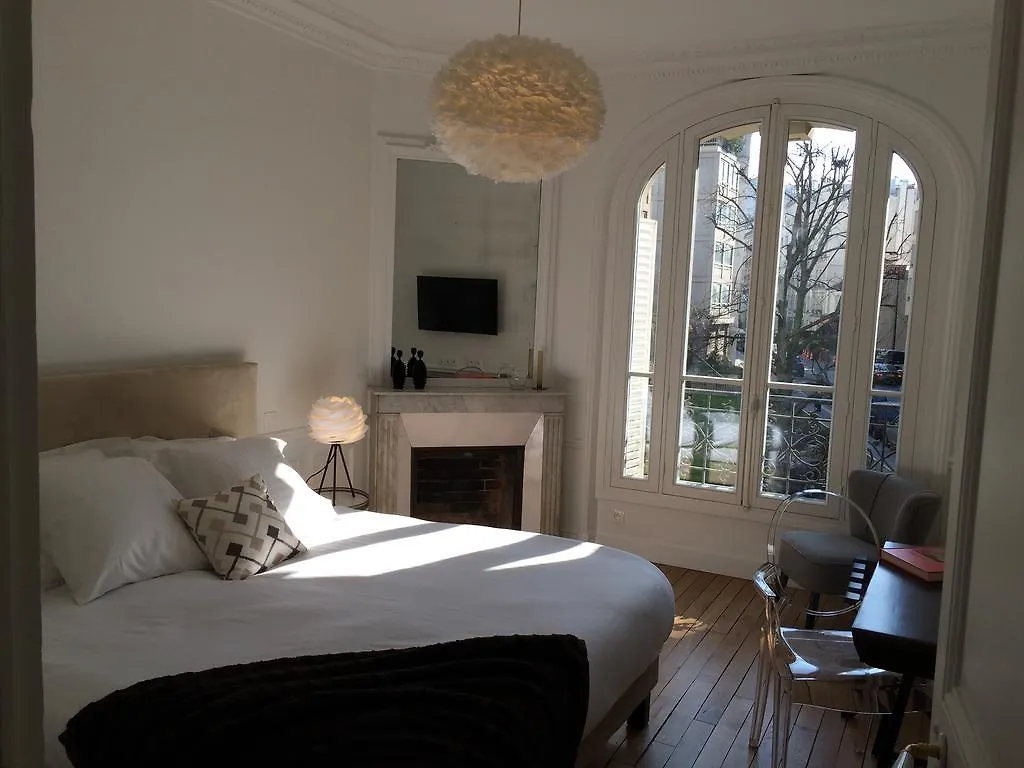 Relais12Bis Bed & Breakfast By Eiffel Tower Paris