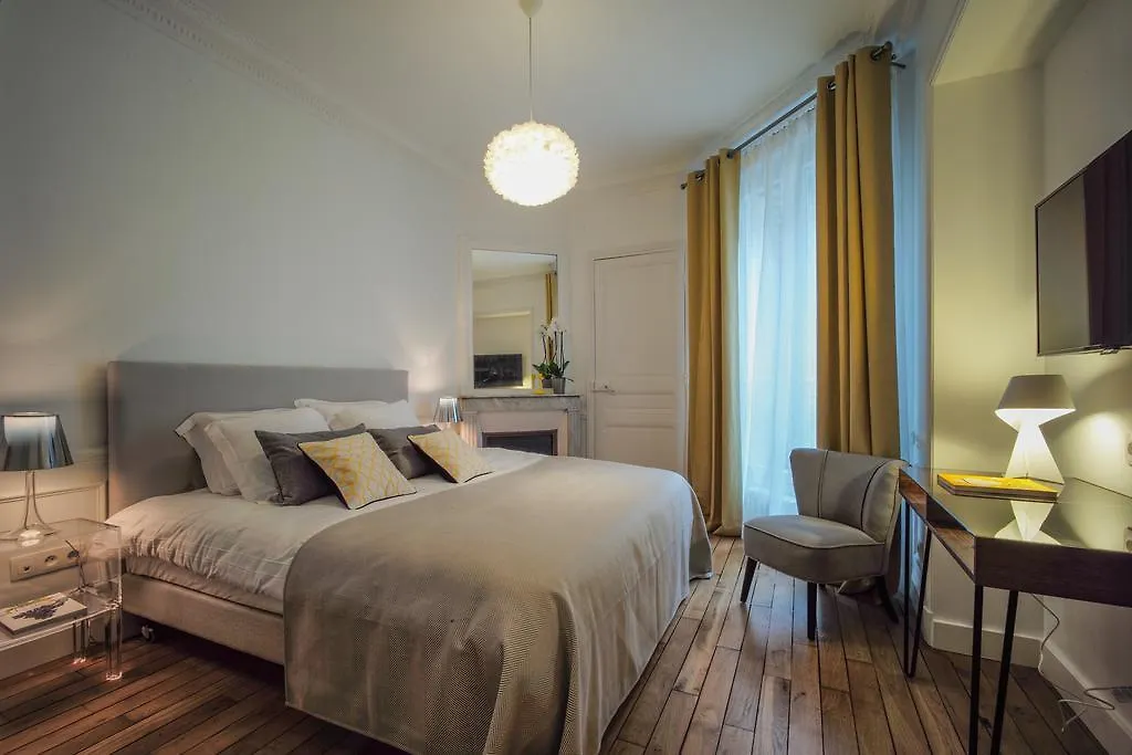 Relais12Bis Bed & Breakfast By Eiffel Tower Paris
